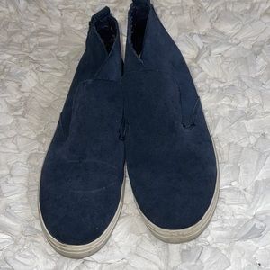 Women’s Blue Velvet Shoes